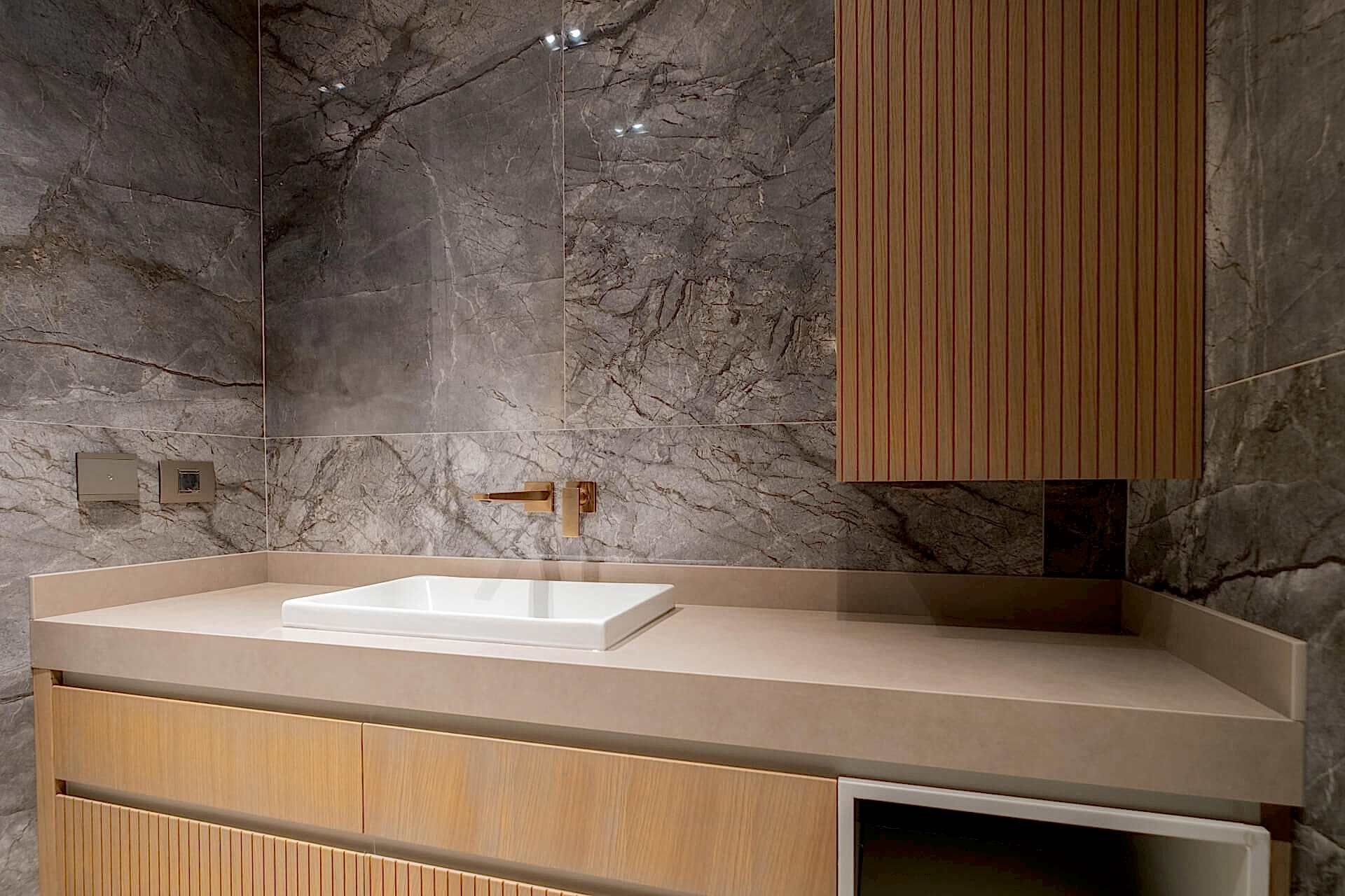 Porselen Banyo Tasarımlarıyla Estetik ve Fonksiyonelliği Bir Araya Getirin