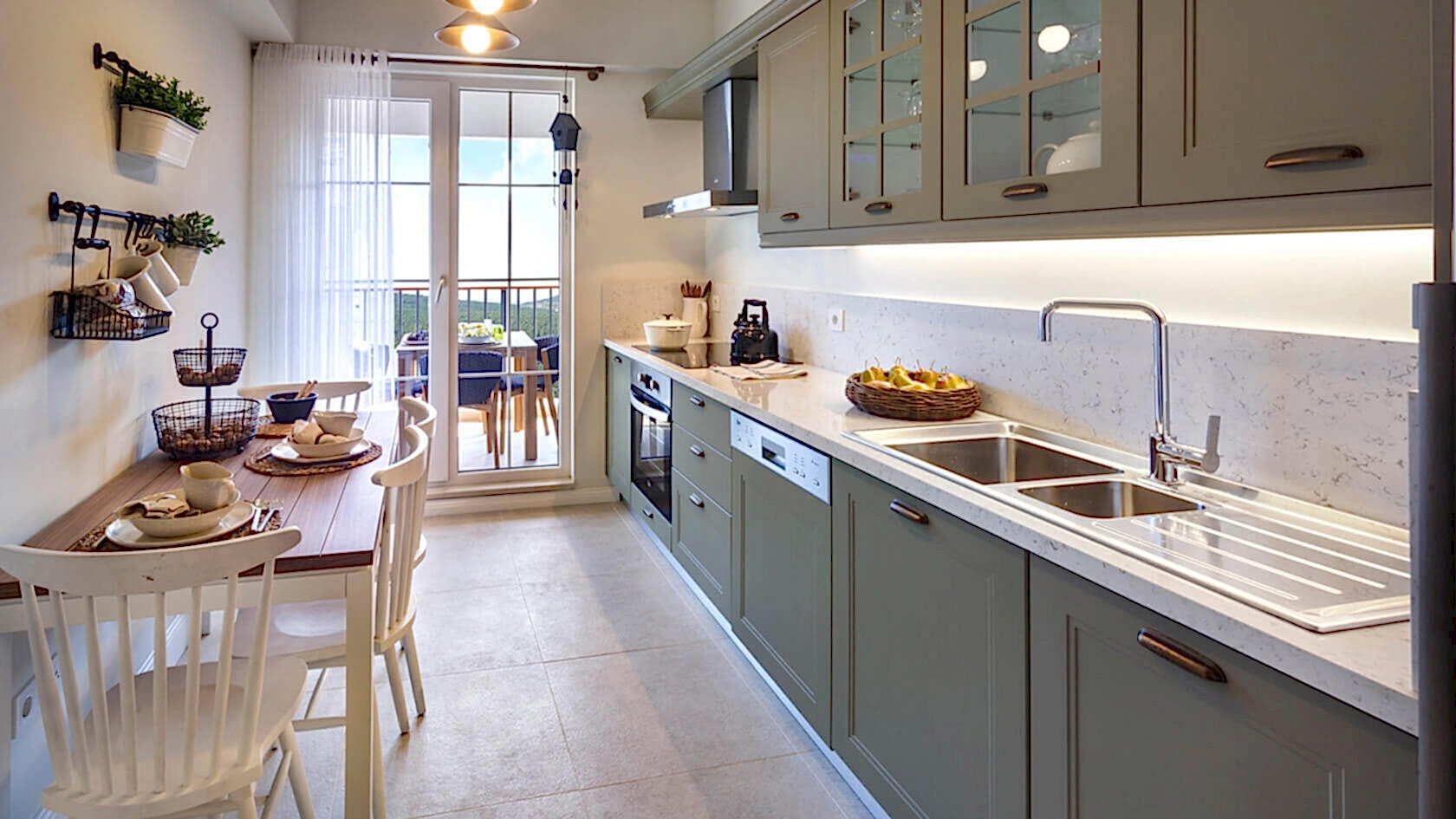 Kashmere White ile Sedef Desenli Ürünlerin Dünyasını Keşfedin