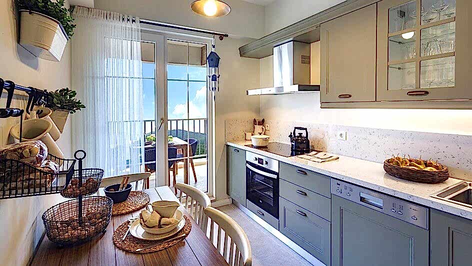 Kashmere White ile Sedef Desenli Ürünlerin Dünyasını Keşfedin